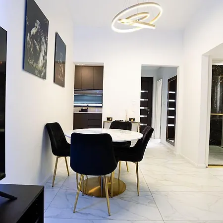 Apartment Designer Oasis 5 Star Location Hot Tub View *